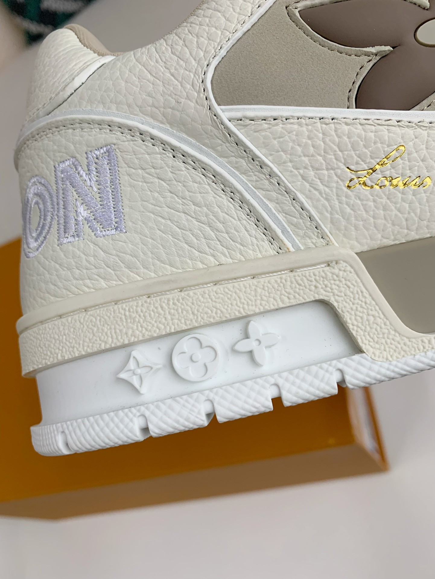 [#3343」 LOUIS VUITTON TRAINER SNEAKERS