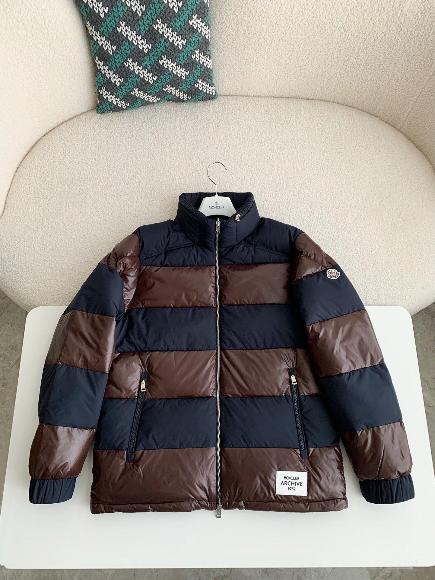 【#3713】Moncler Montbeliard down jacket