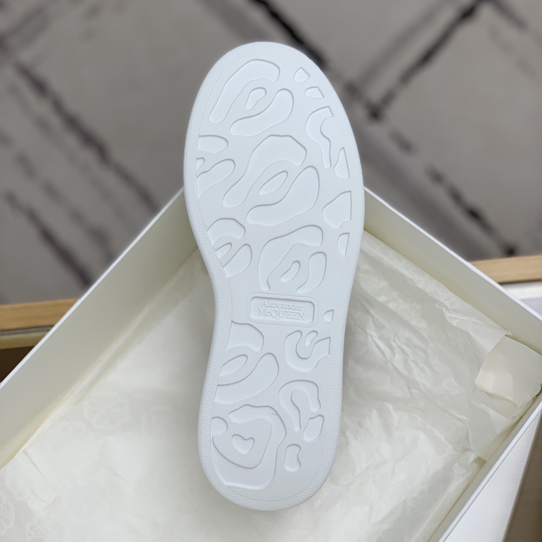 Alexander McQueen MQ Purple bead Stone graintail Sneakers