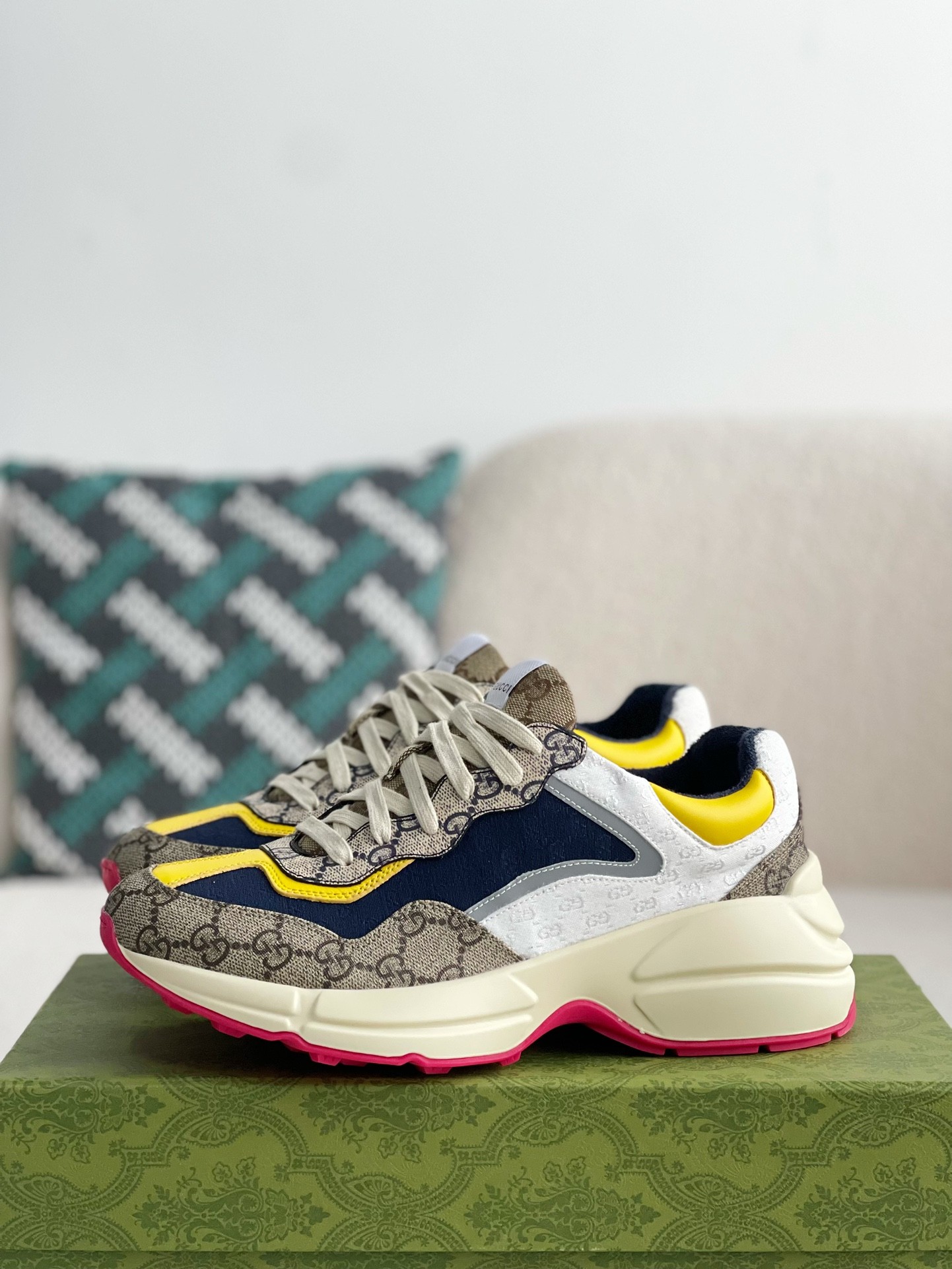 Gucci Retro Clunky Sneaker