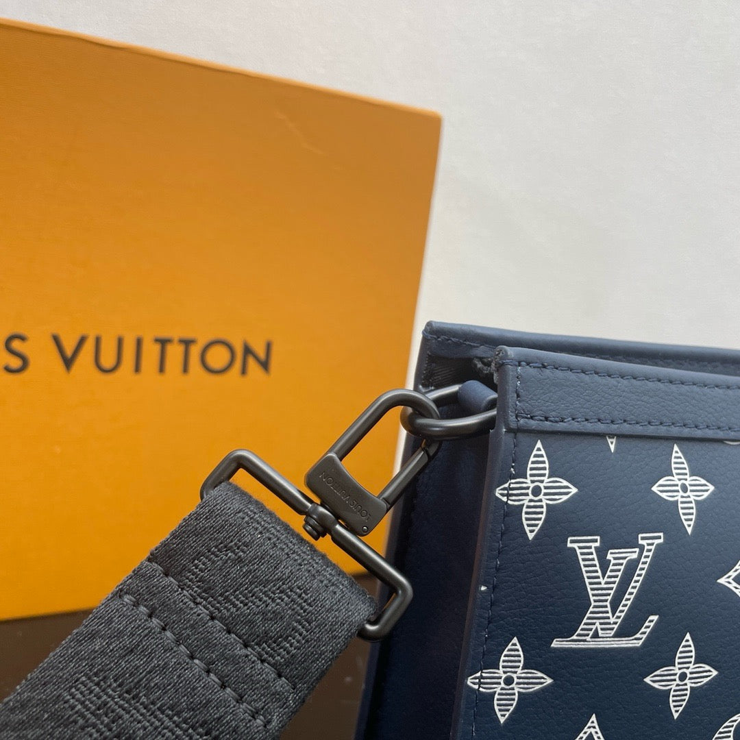 LOUIS VUITTON Gaston Postman bag/top quality M83384