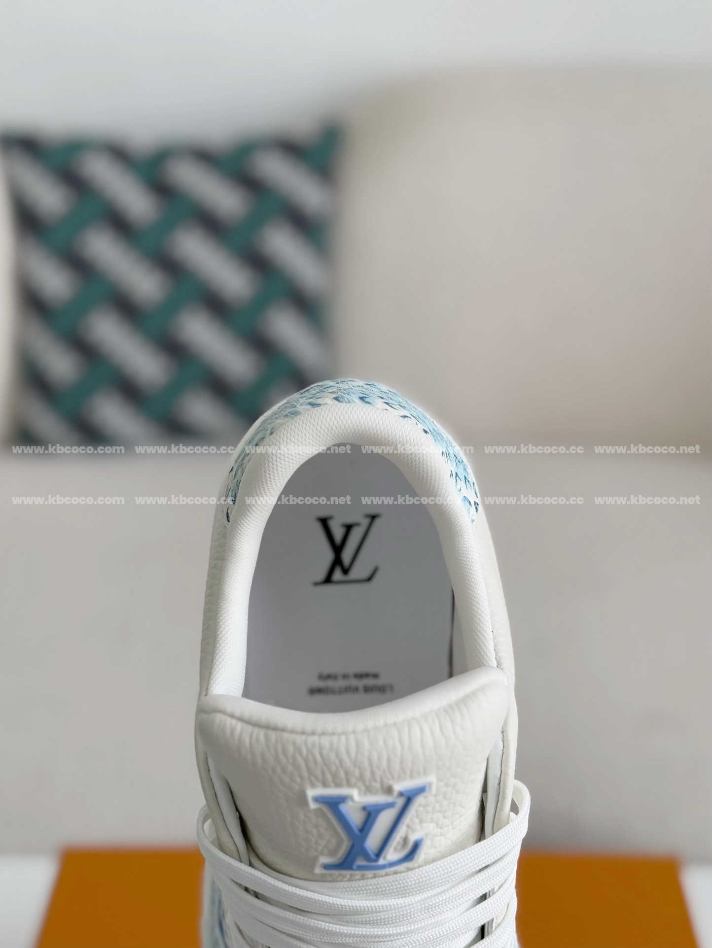 【#3968】 LOUIS VUITTON TRAINER SNEAKERS