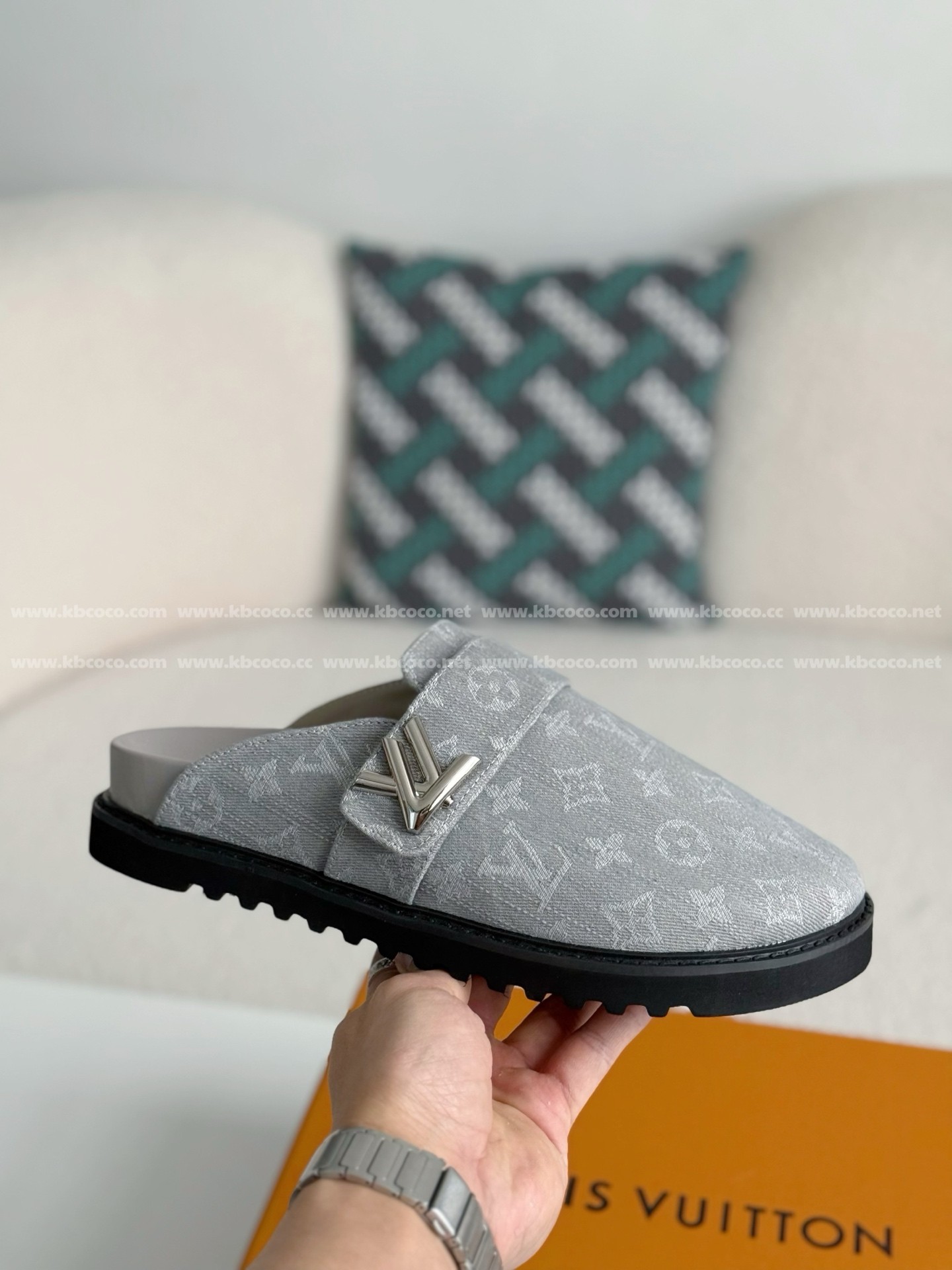 【#5225】 LOUIS VUITTON SANDALS