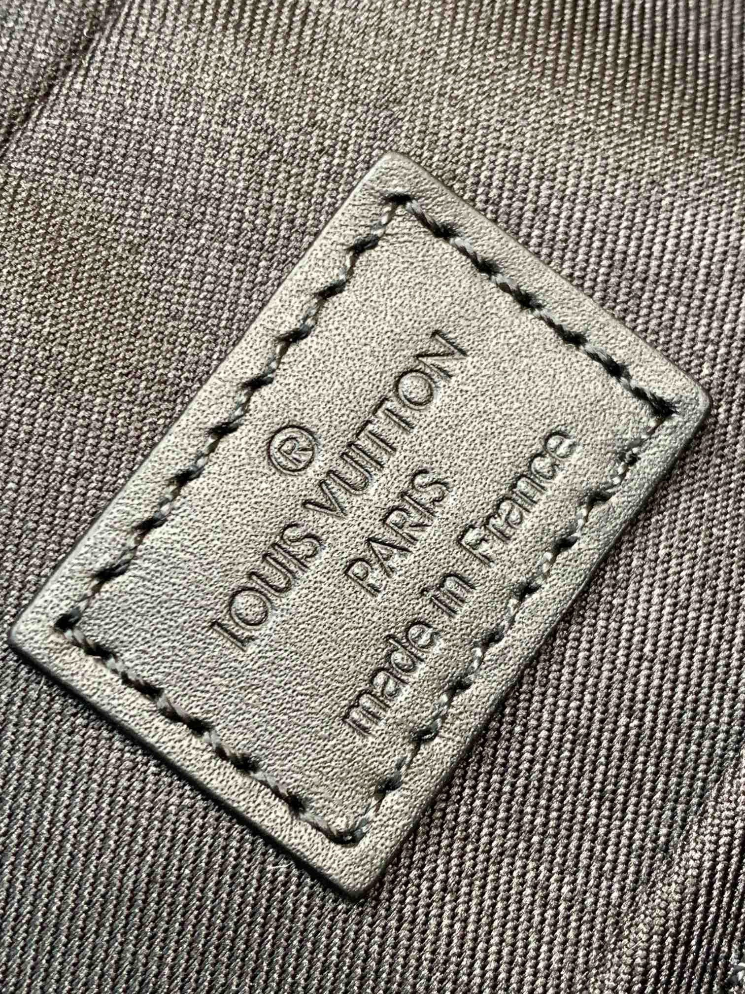 LOUIS VUITTON Trio messenger bag M69443