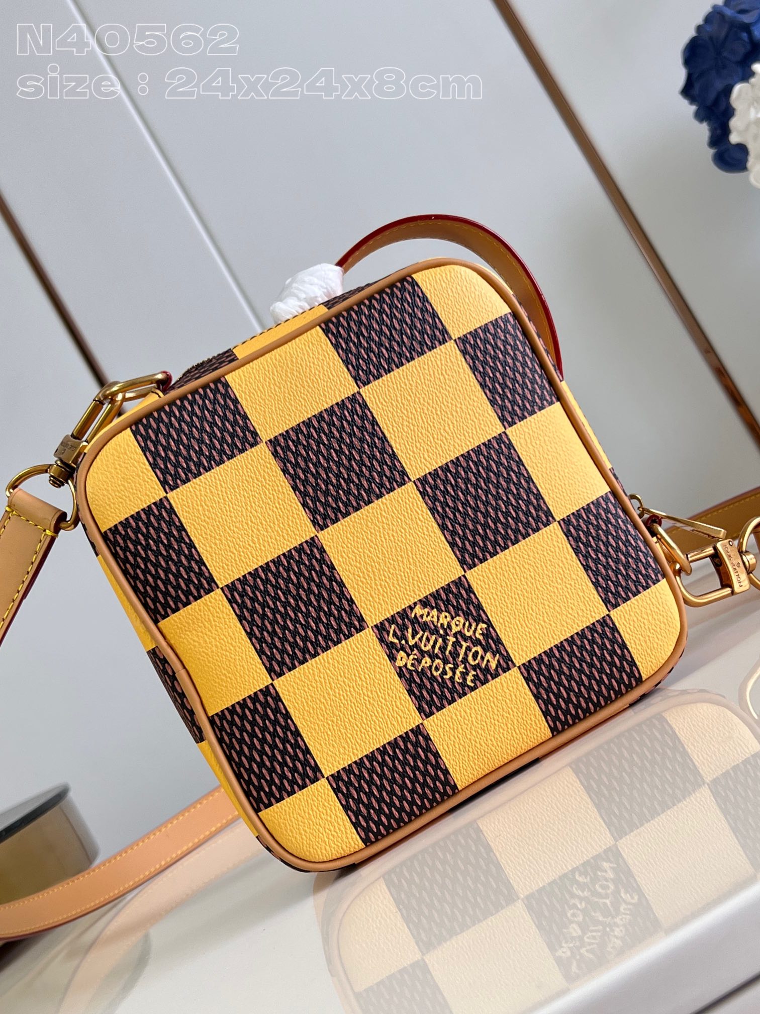 Louis Vuitton Chess Messenger N40562，Top quality