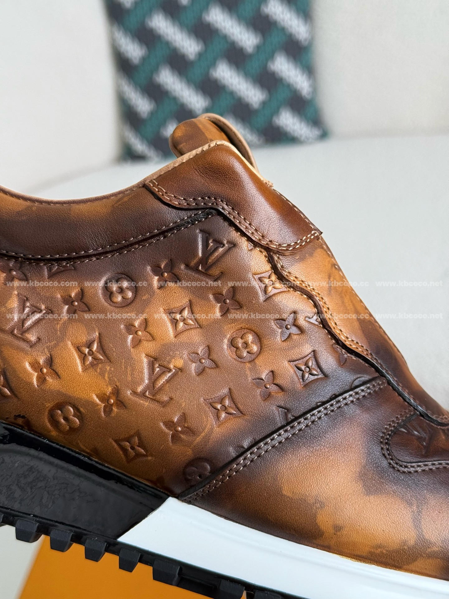 【#4053】 LOUIS VUITTON LEATHER LOW-TOP SHOES