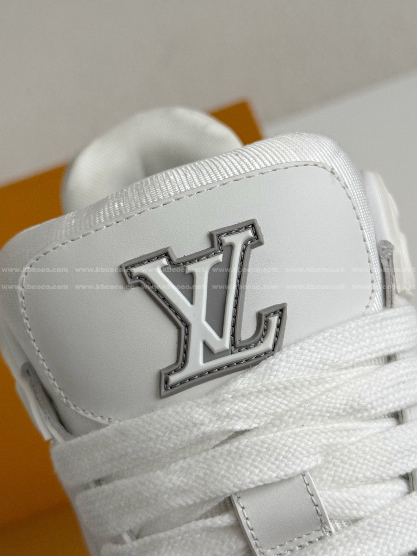 【#5677】LOUIS VUITTON RUN AWAYCASUAL SHOES