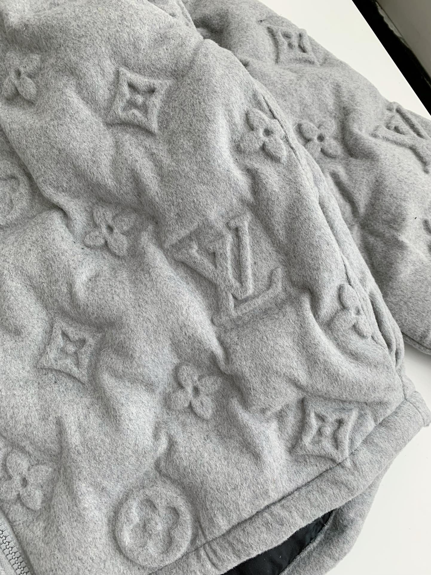 【#2553】 Louis Vuitton zip hooded jacket