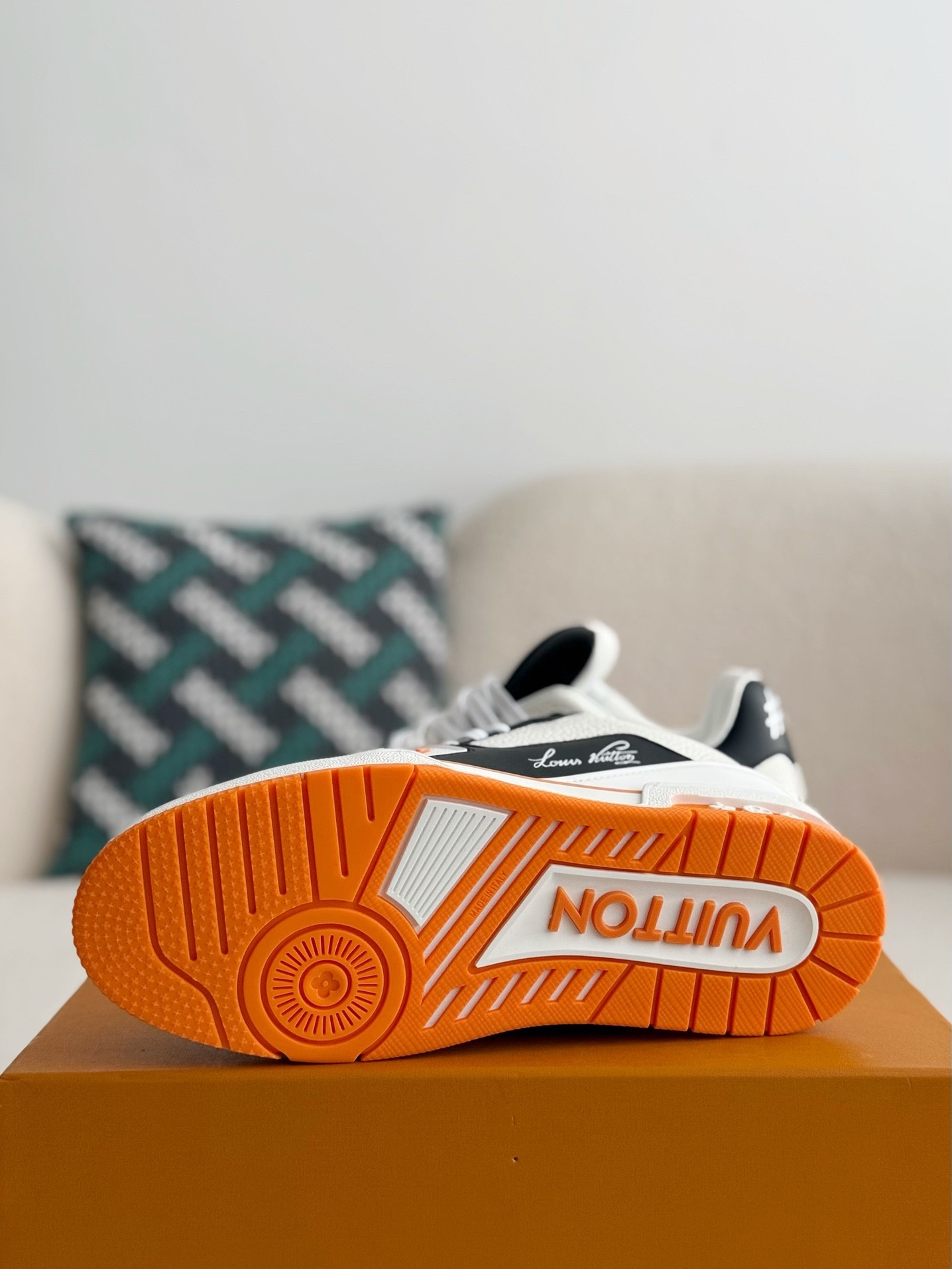 [#3719] LOUIS VUITTON TRAINER SNEAKERS