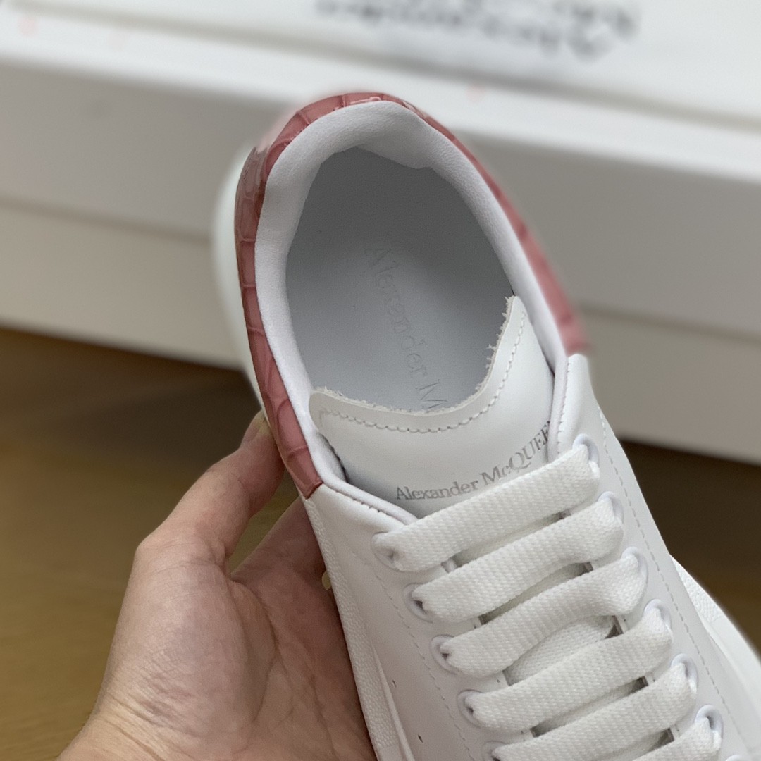 Alexander McQueen MQ Powdery beadStone grain tail Sneakers