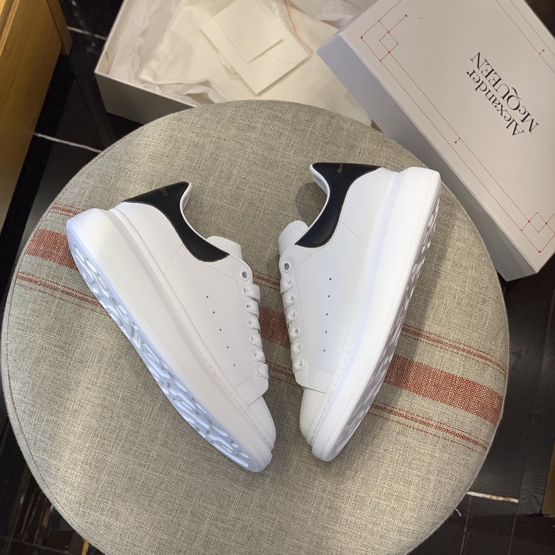 Alexander McQueen MQ black cowhidetail Sneakers