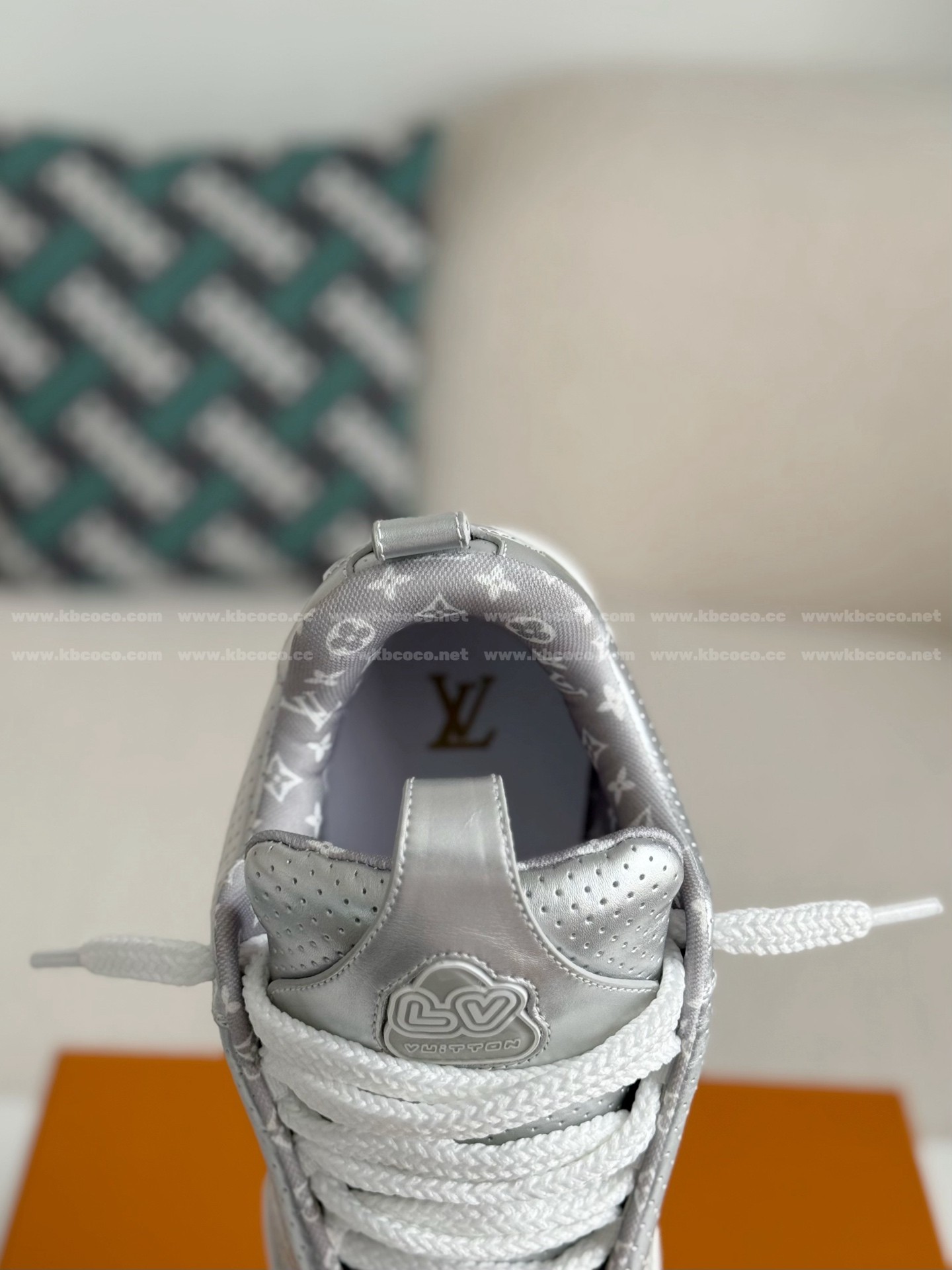 【#5645】 LOUIS VUITTON SKATE SNEAKERS