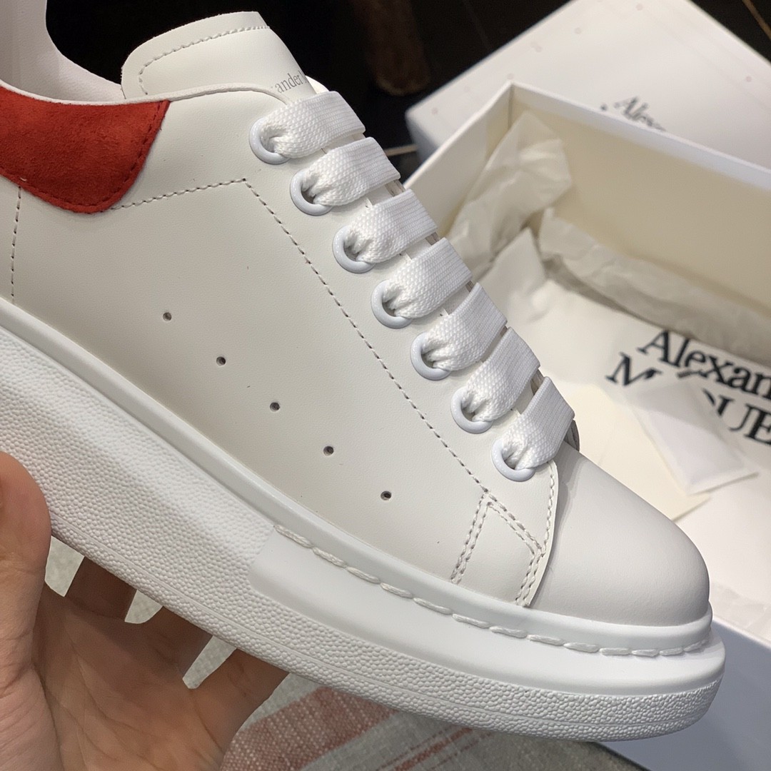 Alexander McQueen MO Red velvet tail Sneakers