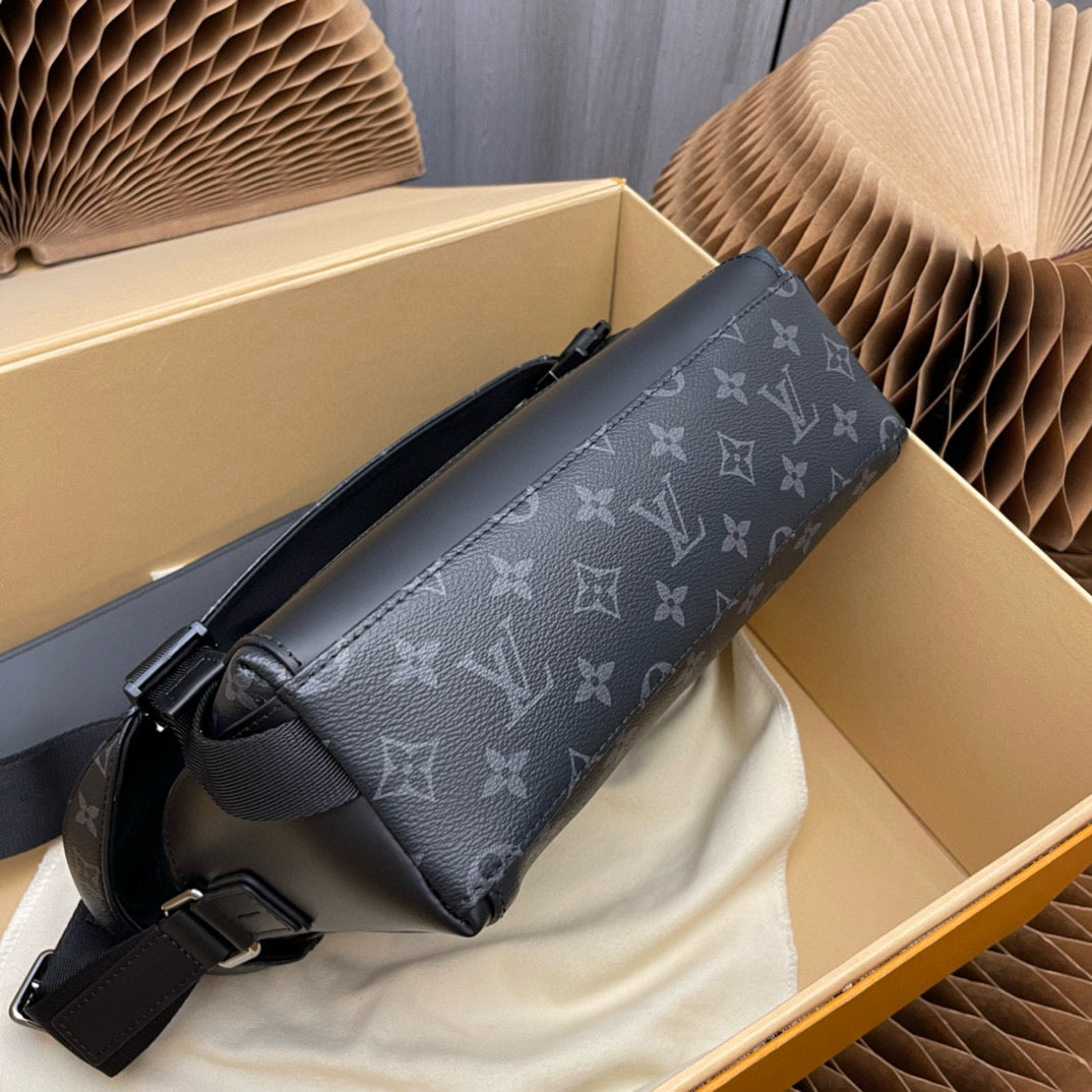 LOUIS VUITTON VOYAGER Postman bag/Top Quality M40511