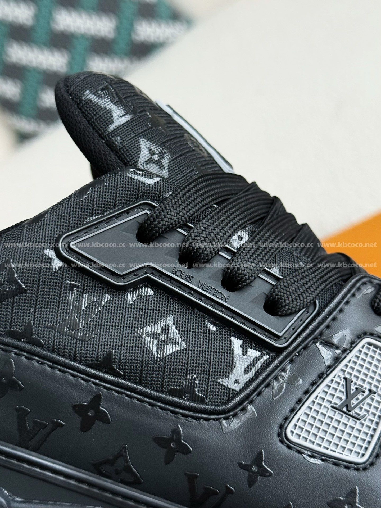 【#5260】 LOUIS VUITTON TRAINER SNEAKERS