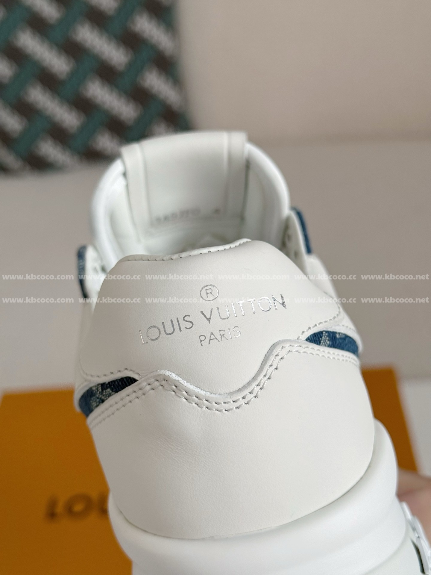 【#4672】 LOUIS VUITTON RUN AWAYCASUAL SHOES
