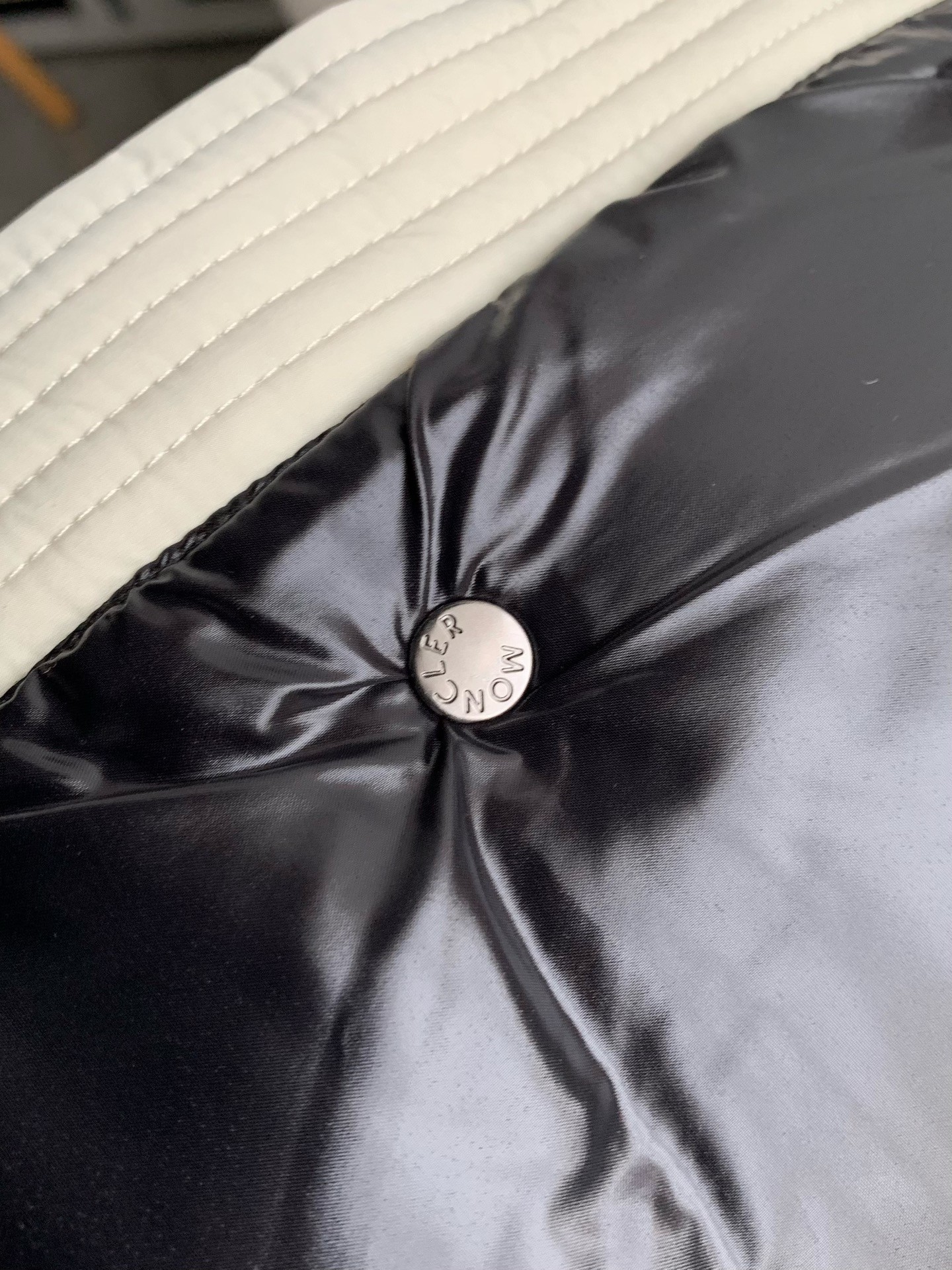 【#2343】Moncler Montbeliard down jacket