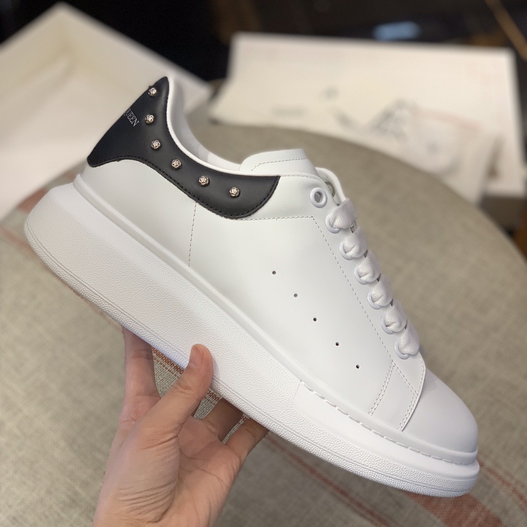 Alexander McQueen MQ black tail Rosenail Sneakers