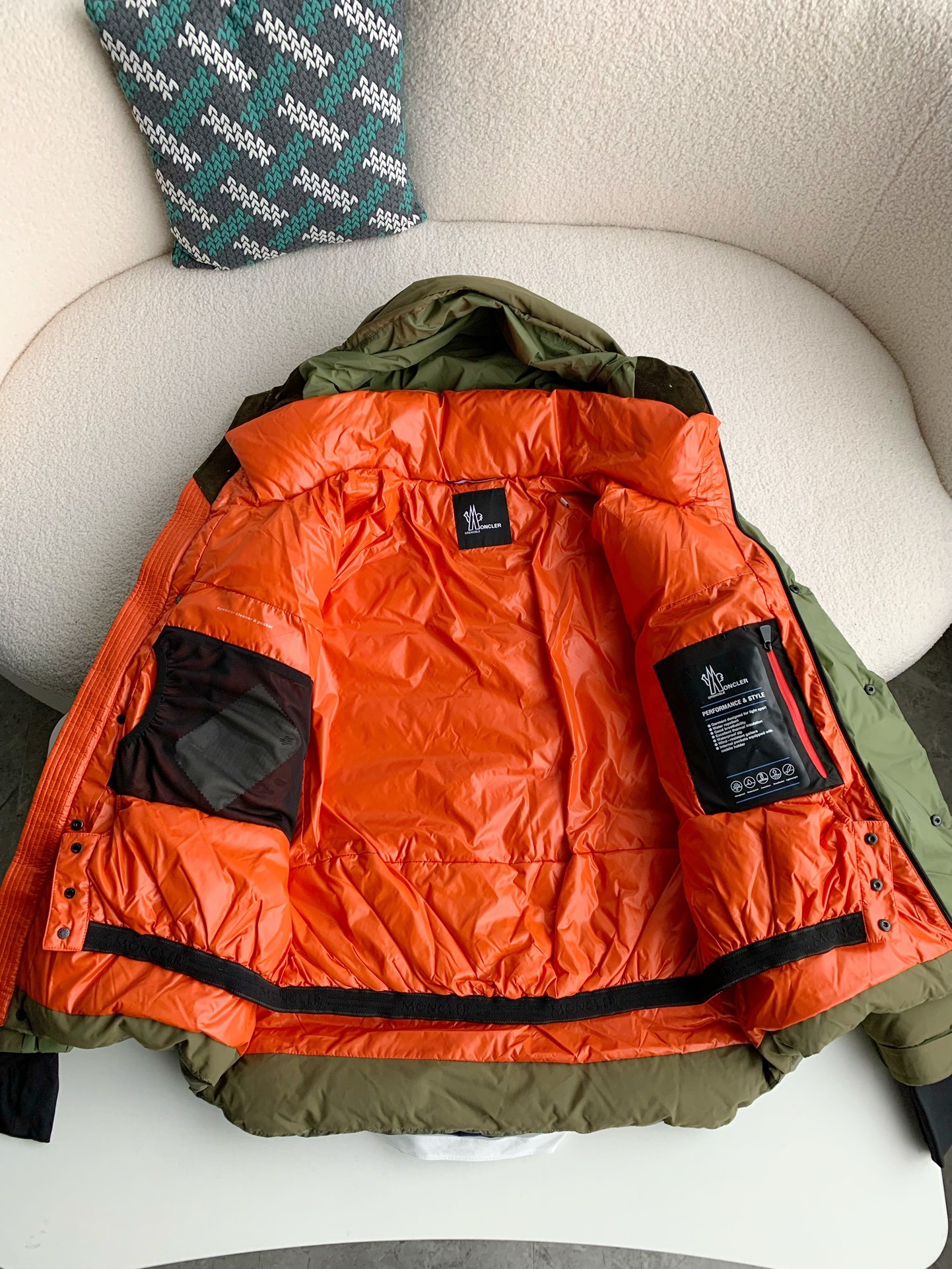 【#2532】 Moncler down jacket