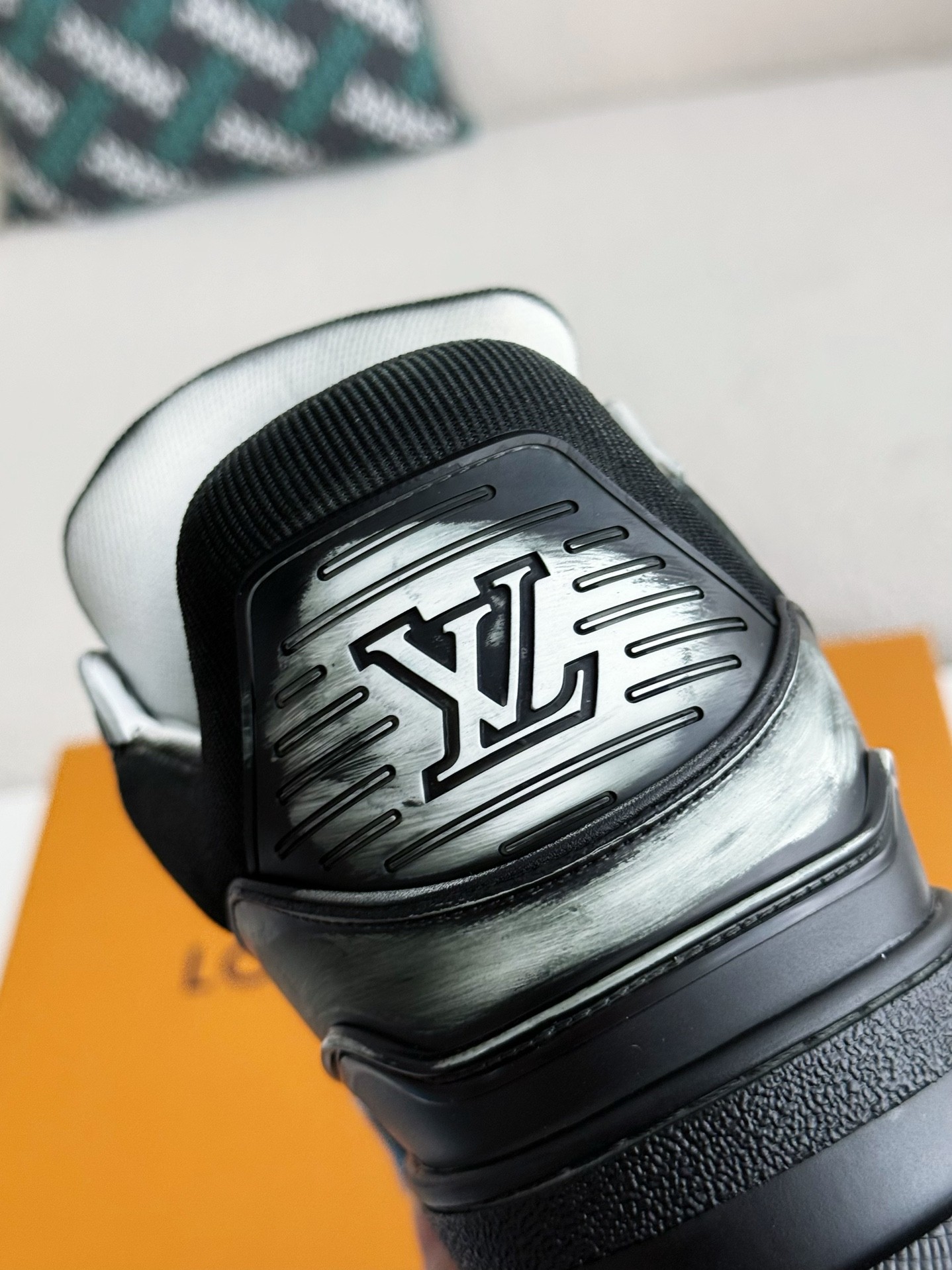 [#3895]LOUIS VUITTON TRAINER SNEAKERS