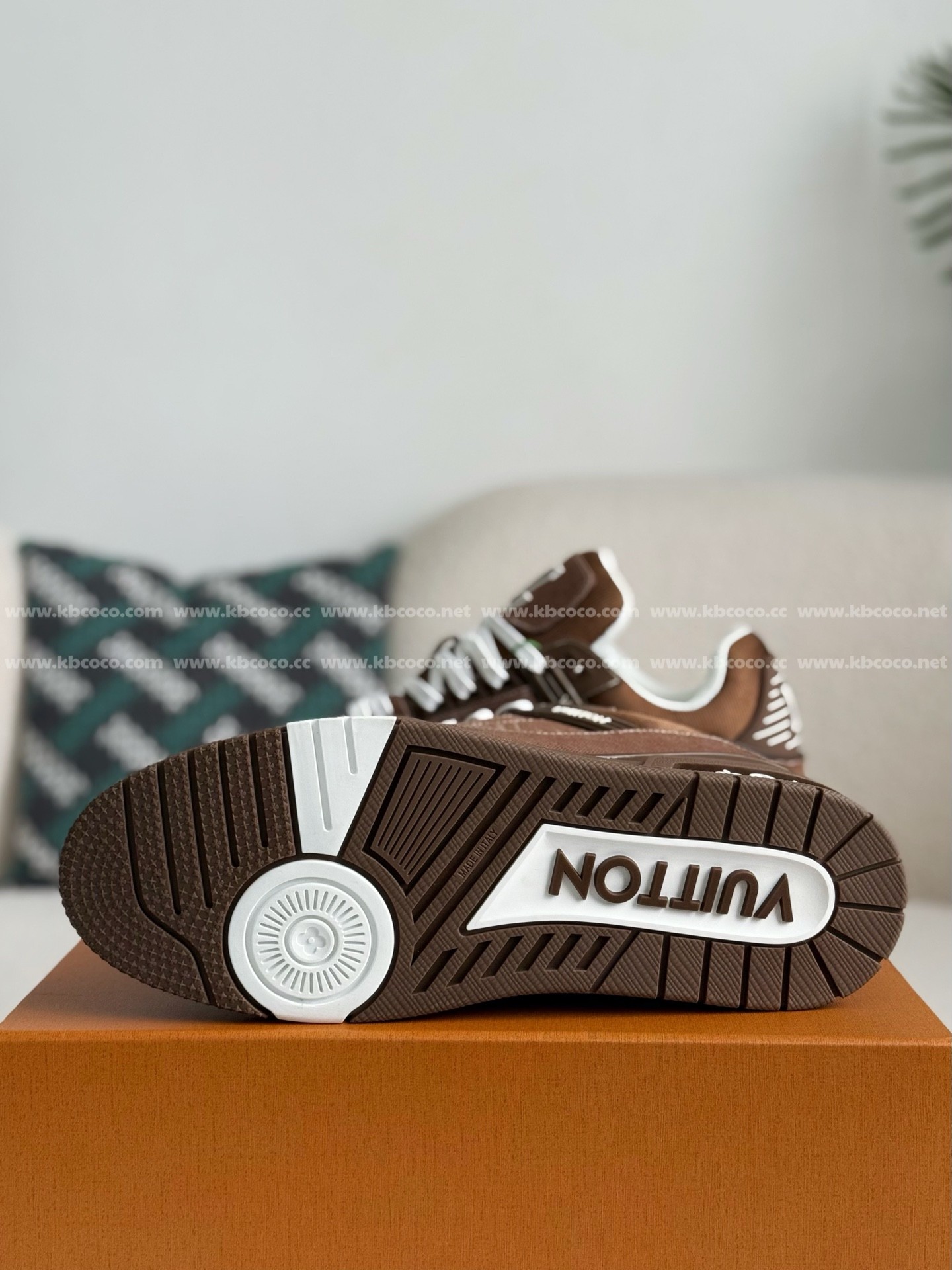 【#5439】 LOUIS VUITTON TRAINER SNEAKERS