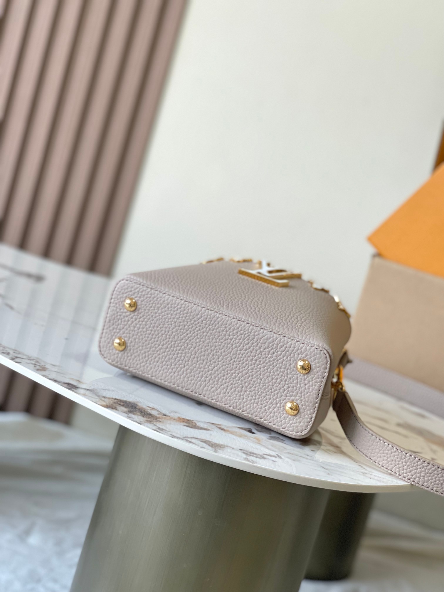 LOUIS VUITTON Capucines Handbag/Top Quality M11341