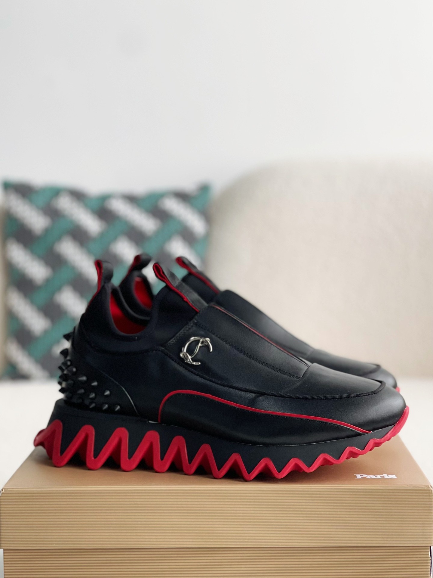 【#3011】Christian Louboutin Sneakers