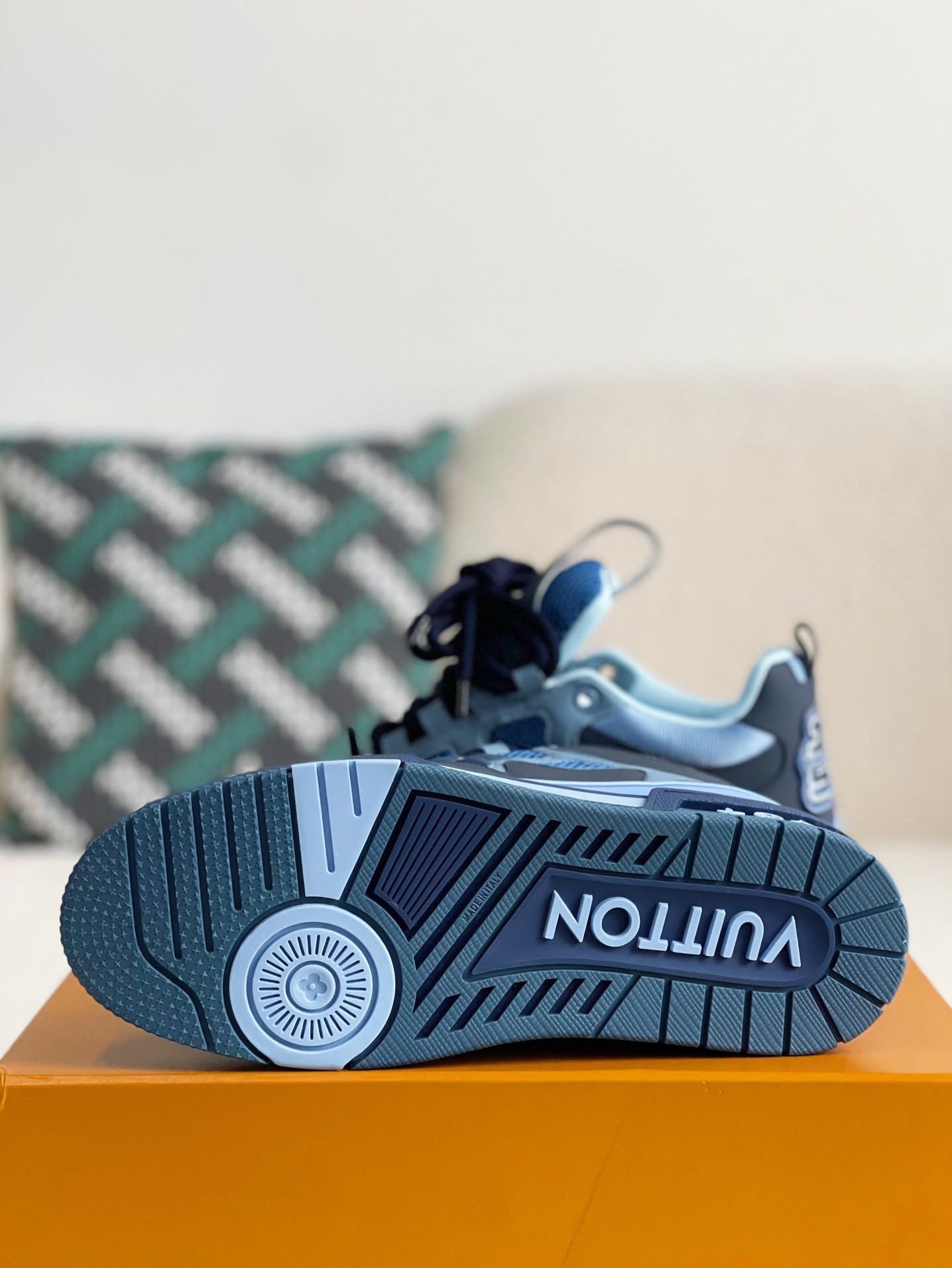 LOUIS VUITTON RUNNER TATIC sneaker