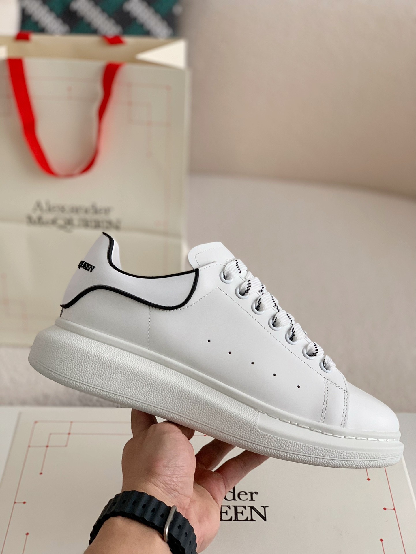 Alexander McQueen MQ white film tailSneakers