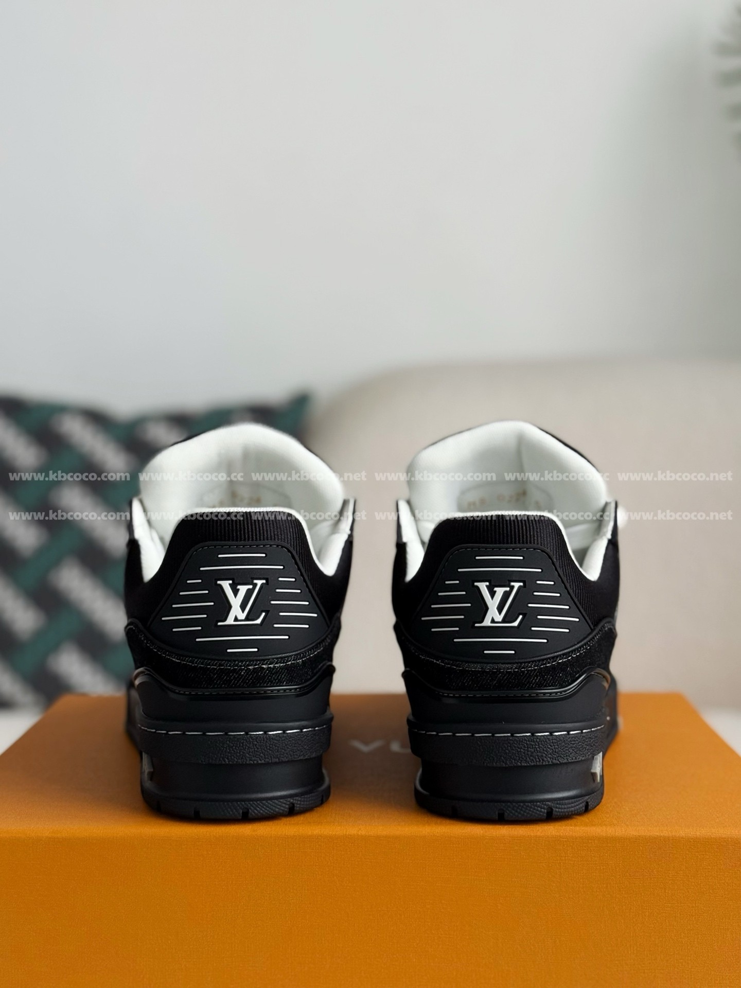 【#4635】 LOUIS VUITTON TRAINER SNEAKERS