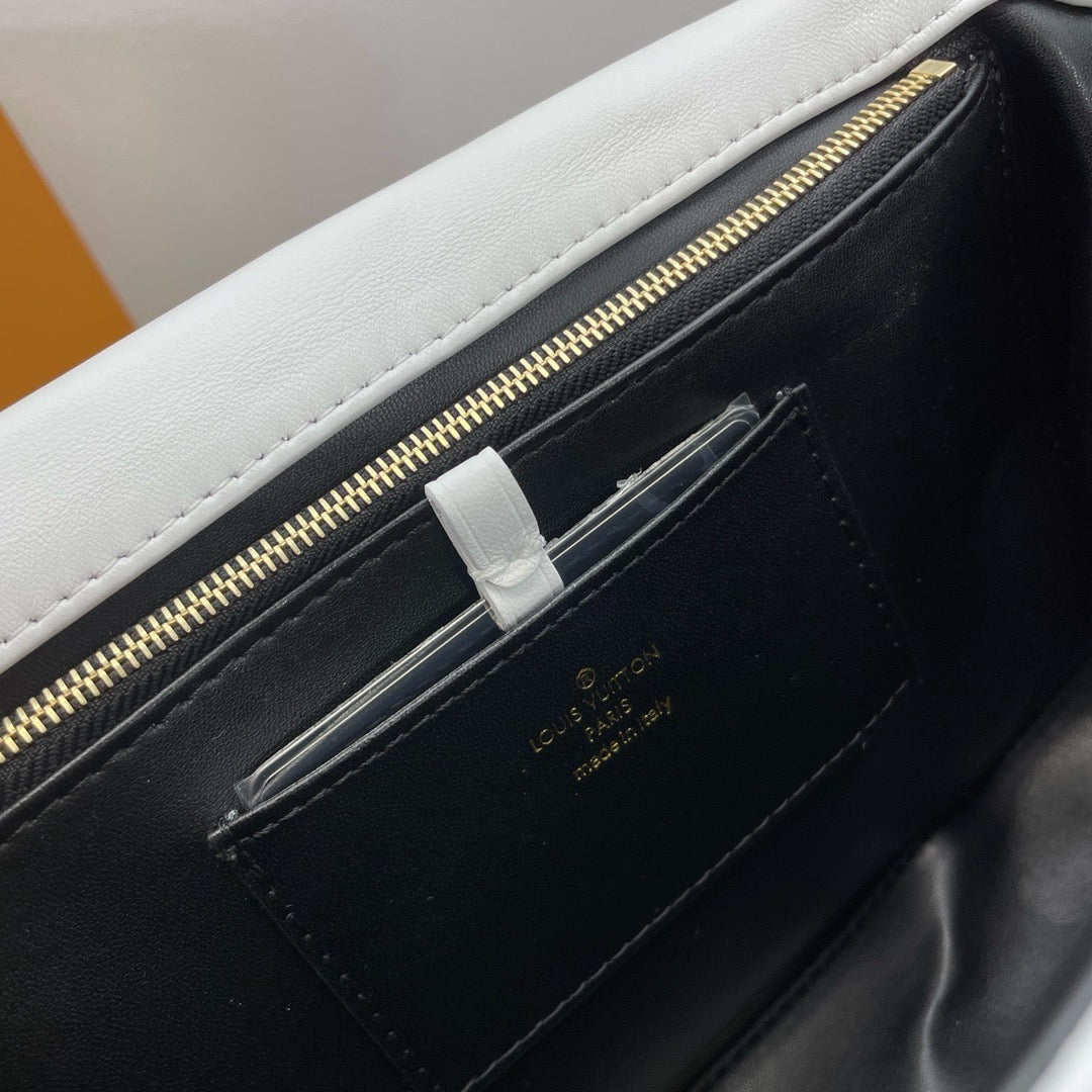 LOUIS VUITTON GO-14 GM