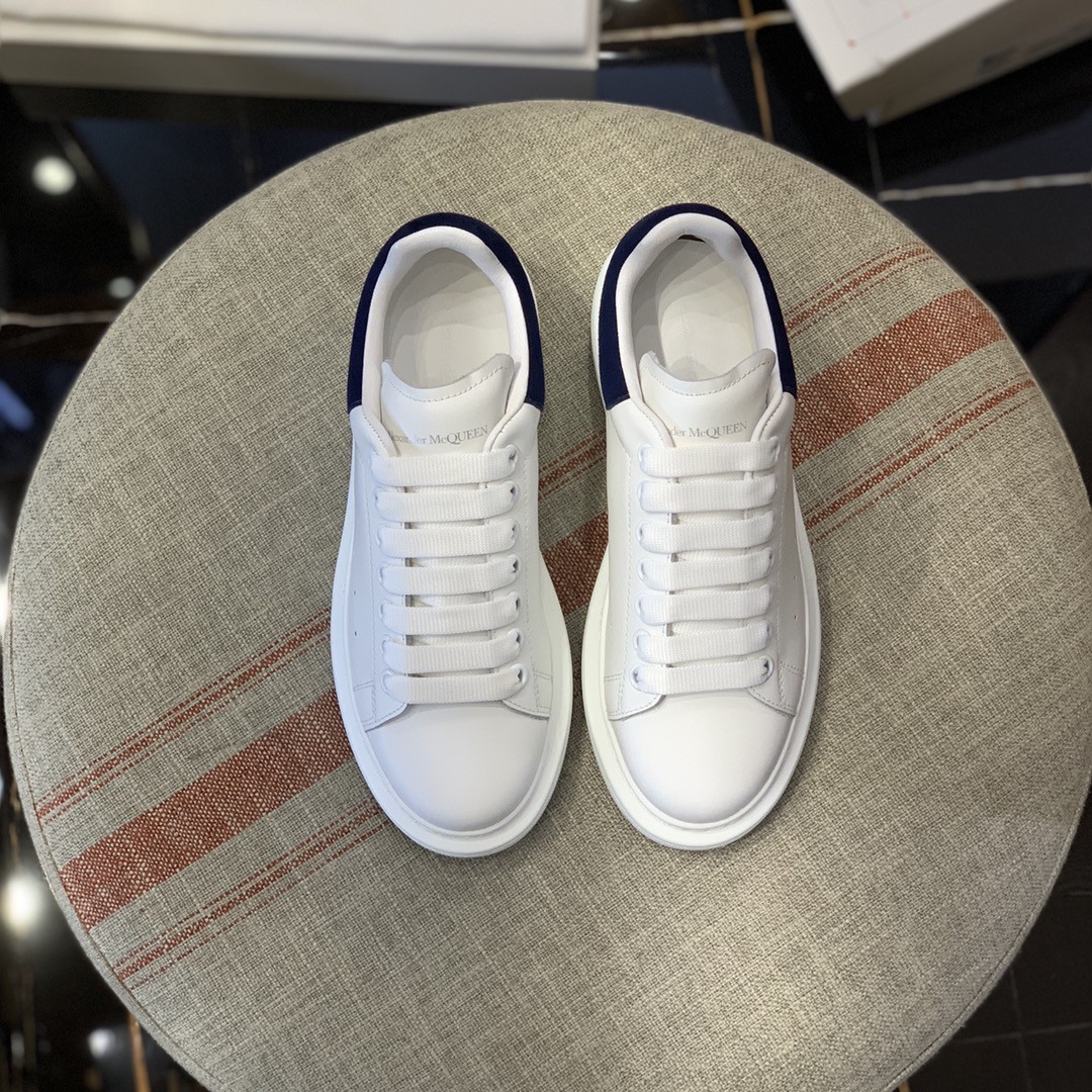 Alexander McQueen MO Dark blue velvet tail Sneakers