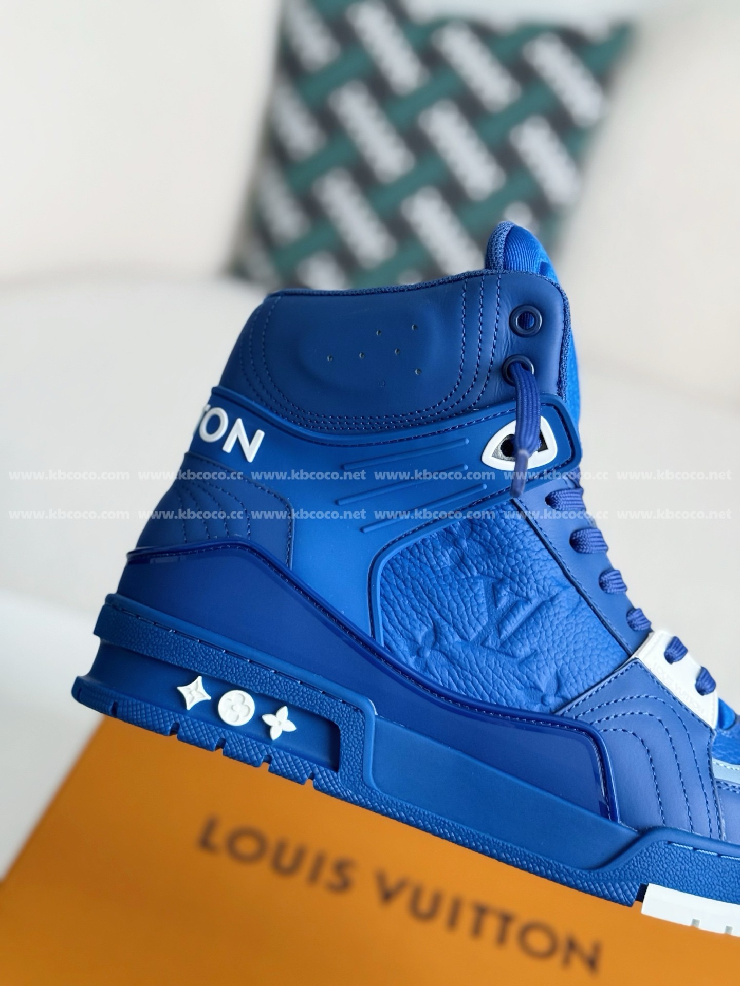 【#4628】 Louis Vuitton Trainers High-Top Plimsolls