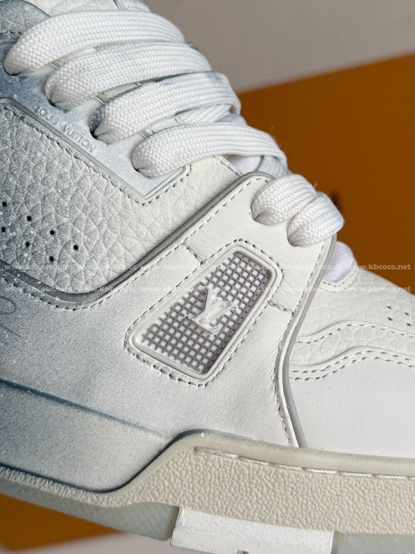 【#4432】 LOUIS VUITTON TRAINER SNEAKERS