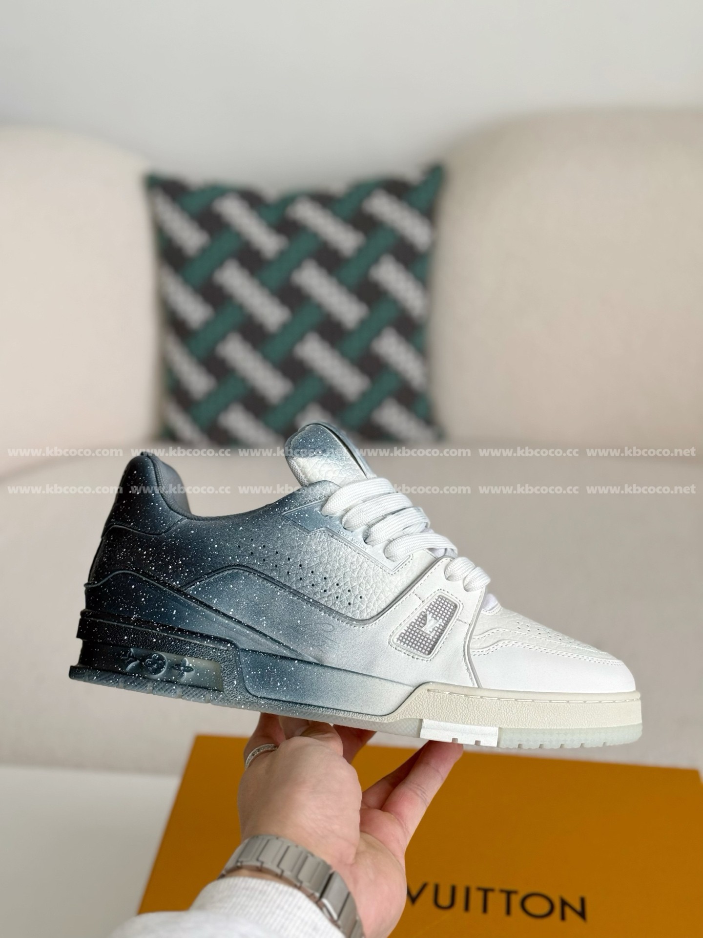 【#4432】 LOUIS VUITTON TRAINER SNEAKERS