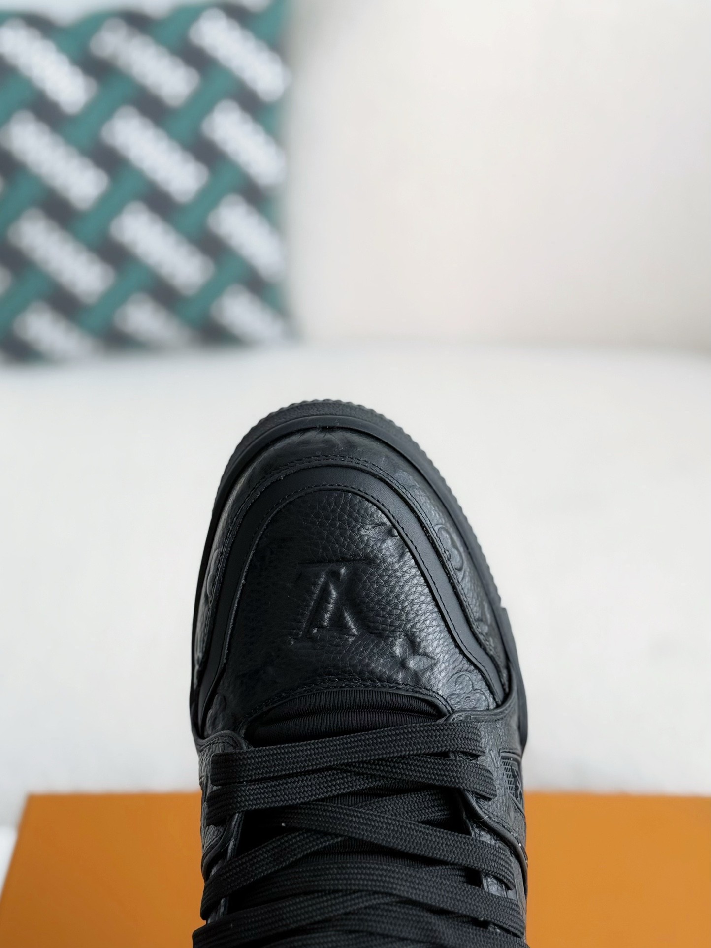 [#3854」 LOUIS VUITTON TRAINER SNEAKERS