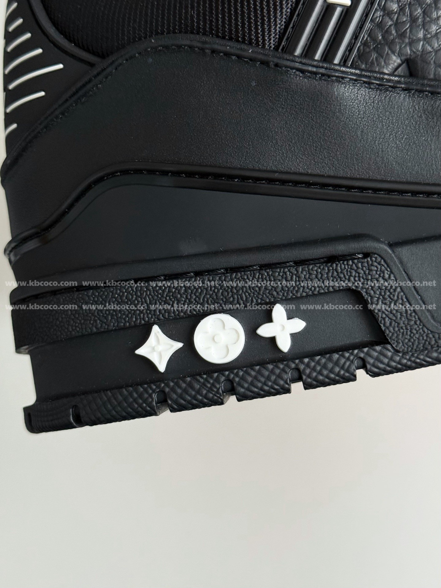 LOUIS VUITTON TRAINER Sneakers