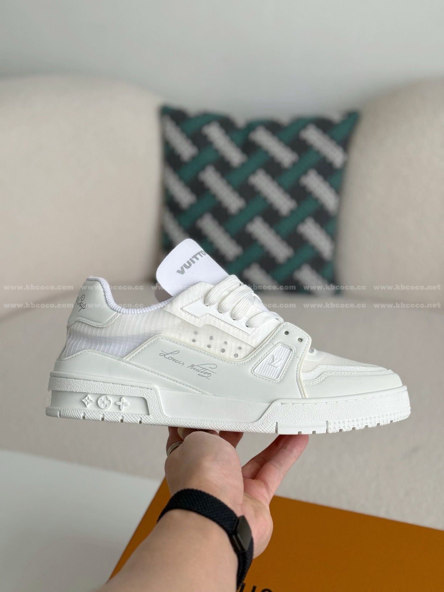 【#5908】 LOUIS VUITTON TRAINER 37TH AMERICA'S CUP SNEAKERS