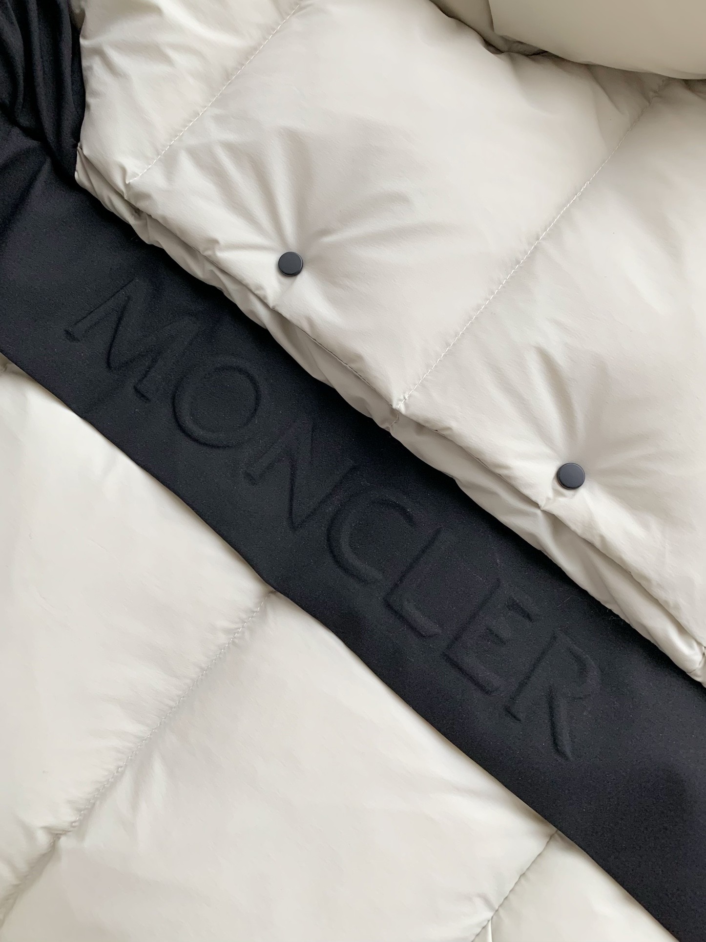 【#2343】Moncler Montbeliard down jacket