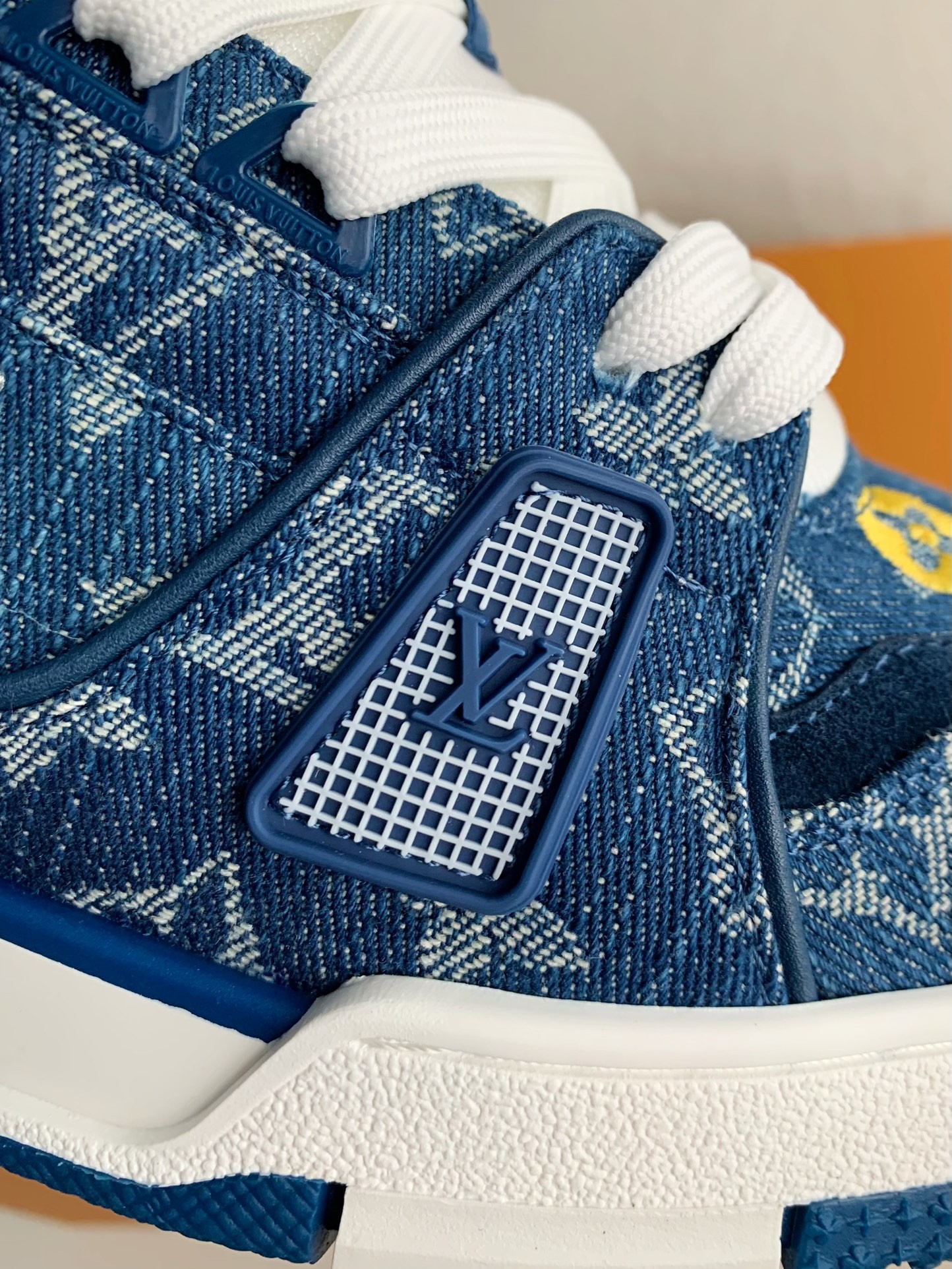 [#3239]LOUIS VUITTON TRAINER SNEAKERS