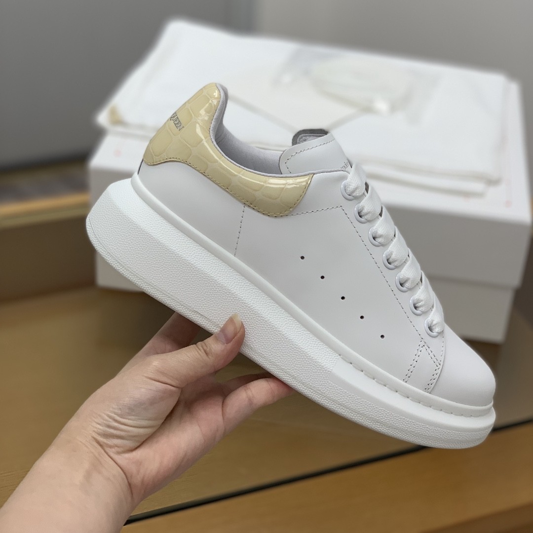 Alexander McQueen MQ Apricot beadStone grain tail Sneakers