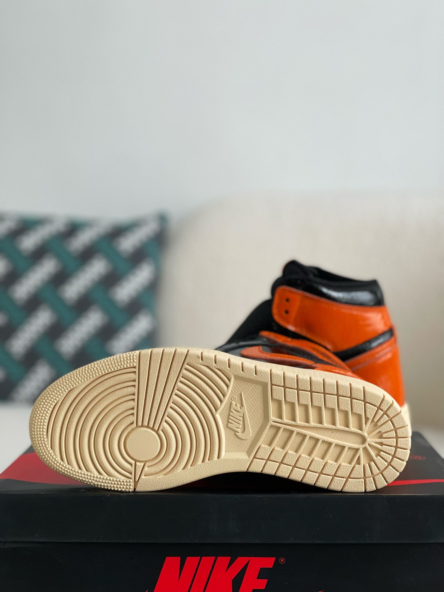 Air Jordan 1 Retro High OG Chicago Re