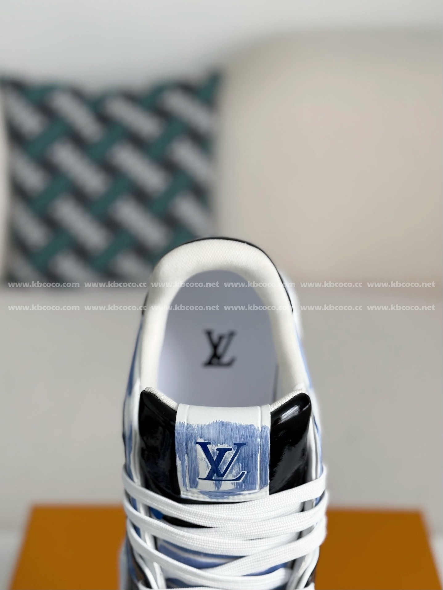 【#4492】 LOUIS VUITTON TRAINER SNEAKERS