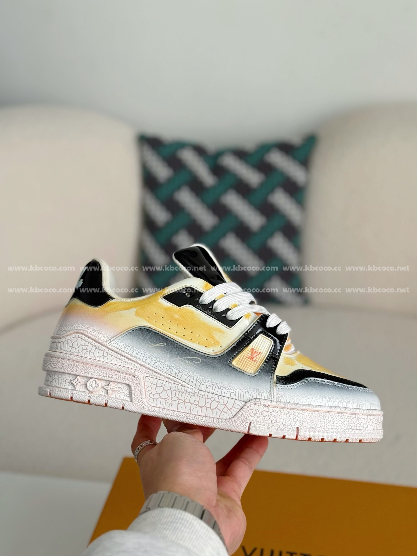 【#4493】 LOUIS VUITTON TRAINER SNEAKERS