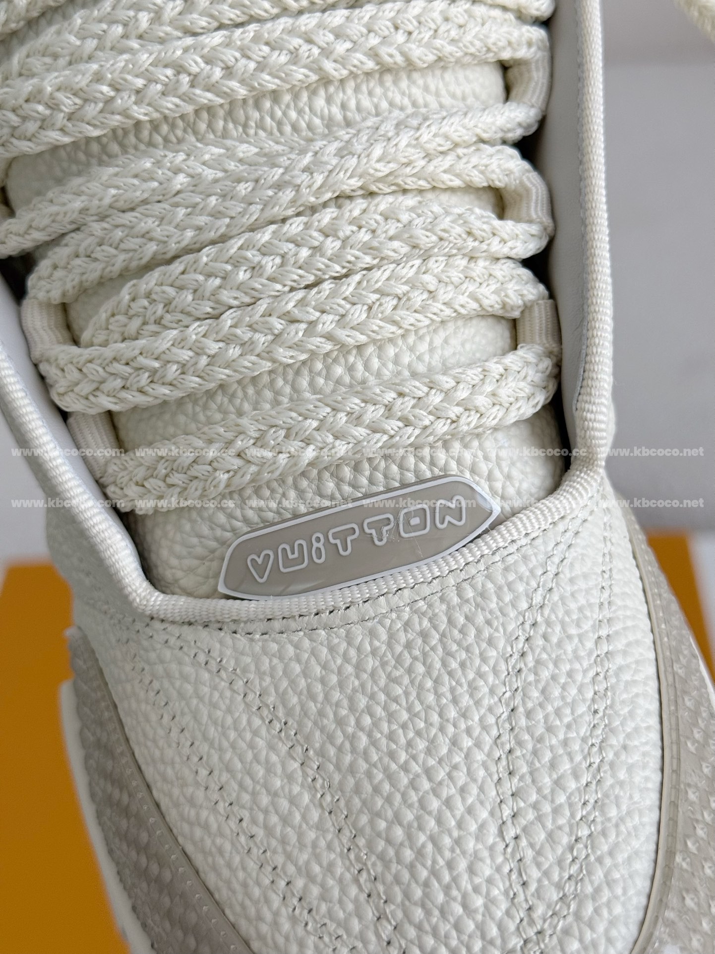 【#4034】 LOUIS VUITTON TRAINER SNEAKERS