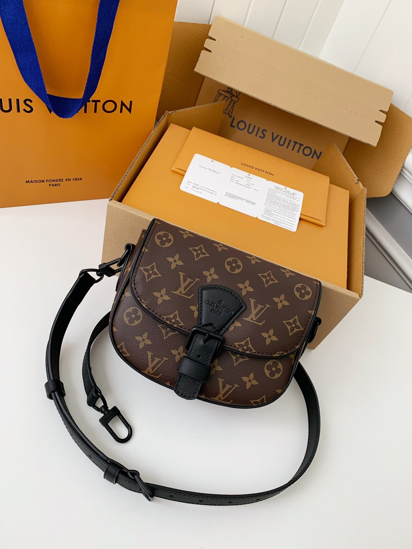 Louis Vuitton New season Montsouris Small Messenger Bag M47060