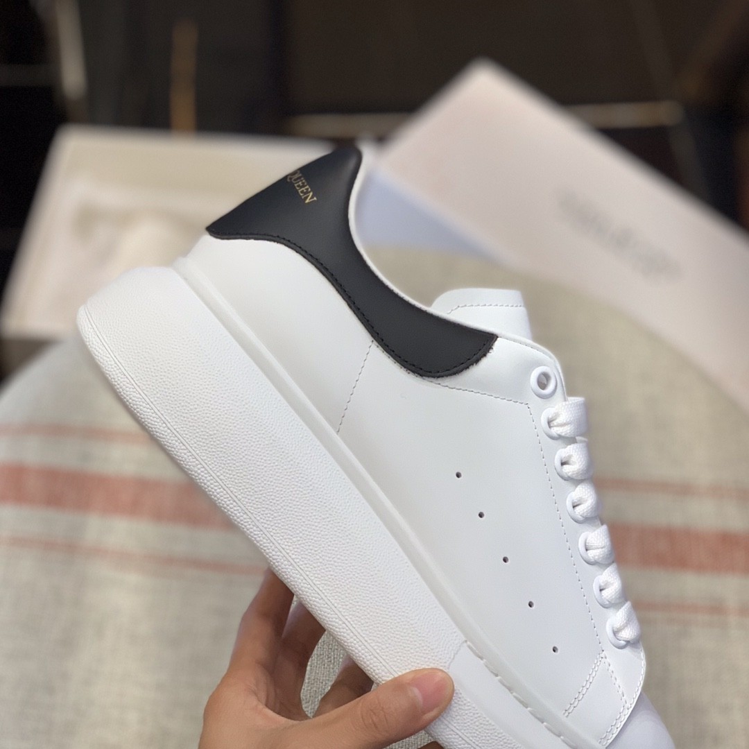 Alexander McQueen MQ black cowhidetail Sneakers