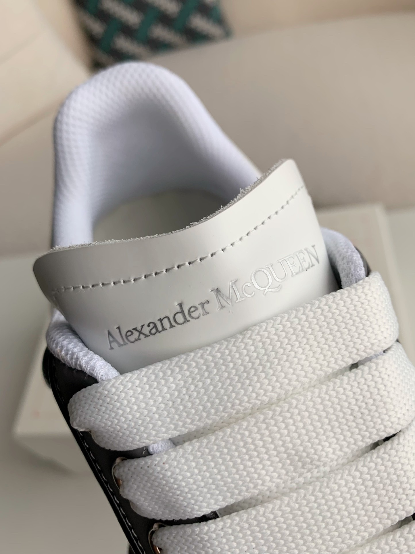 Alexander McQueen xLv versatile Sneakers