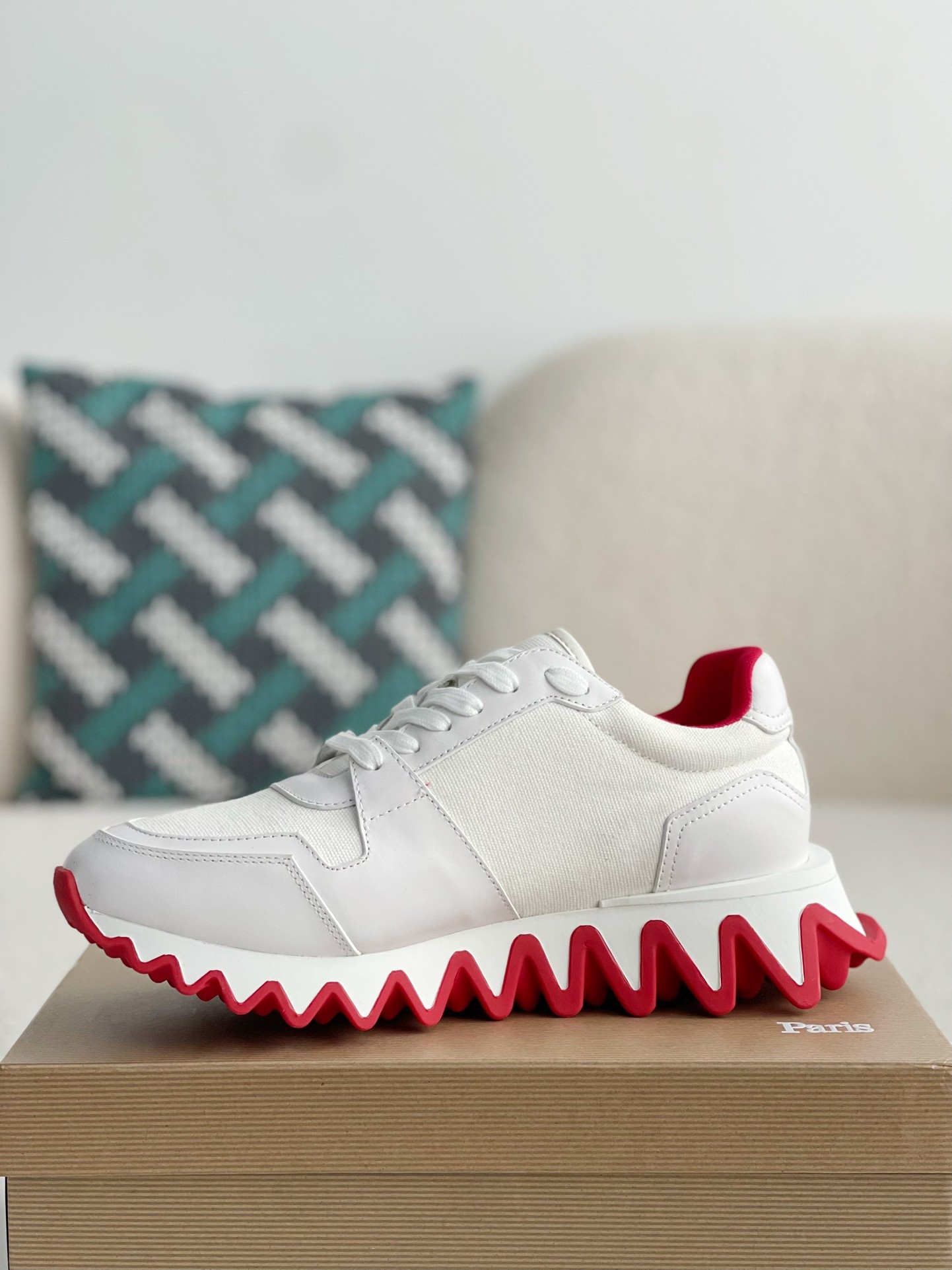 【#3016】 Christian Louboutin Sneakers