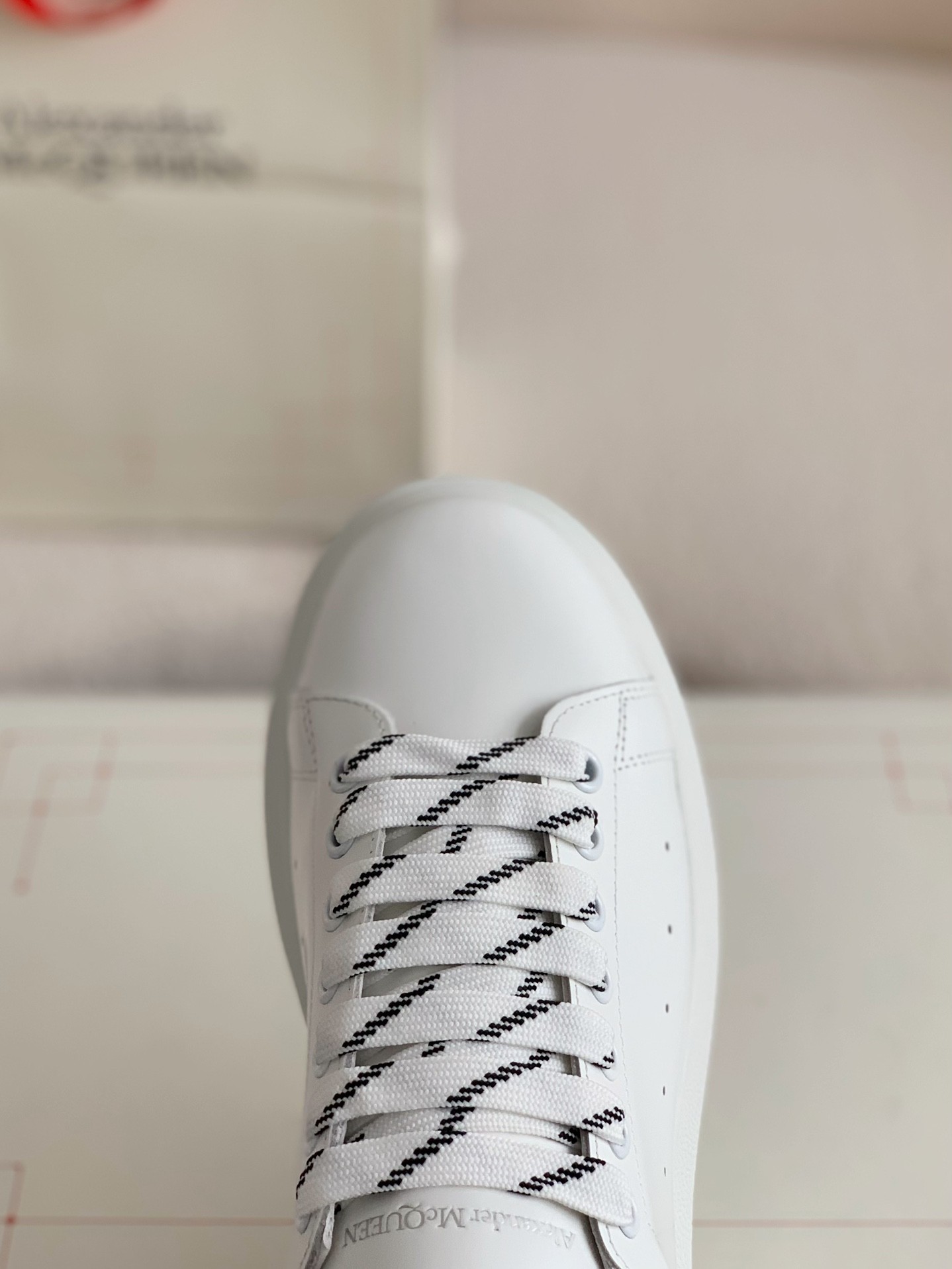Alexander McQueen MQ white film tailSneakers
